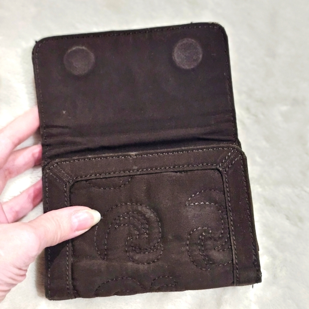 Vera Bradley ✦ Quilted Wristlet Wallet ✦ Brown Exterior Floral Interior Slim OS - Picture 4 of 12